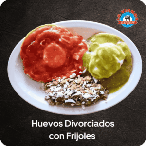 Huevos divorciados con frijoles refritos en La Vianda Express, desayuno casero en Morelia