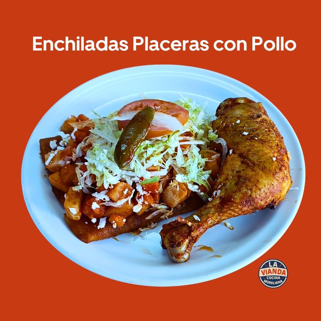 Enchiladas placeras con pollo y guarniciones, comida casera en Morelia Zona Camelinas