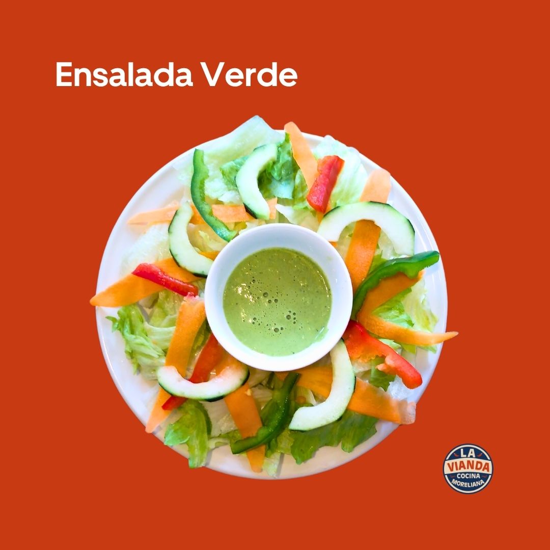 Ensalada verde como acompañamiento, comida casera en Morelia Zona Camelinas