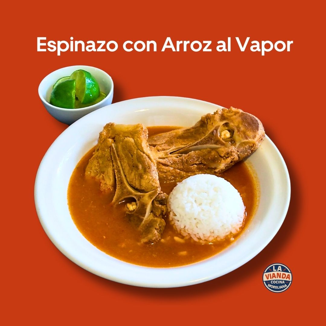 Espinazo con arroz al vapor y guarniciones, comida casera en Morelia Zona Camelinas