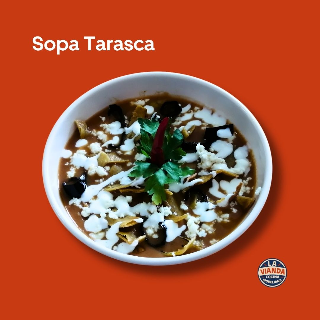 Sopa tarasca tradicional con frijol y tortilla, comida casera en Morelia Zona Camelinas