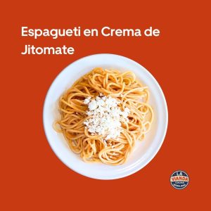 Espagueti en crema de jitomate como acompañamiento de comida casera en Morelia Zona Camelinas